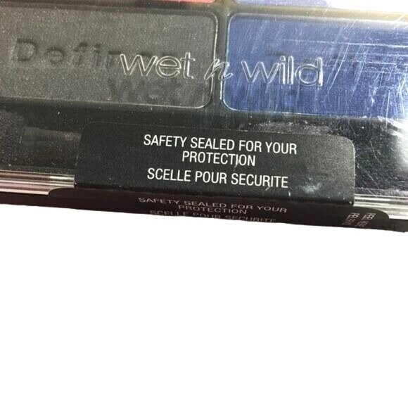 Wet n Wild Eyeshadow Coloricon Collection 8 Pallet Pressed Powder 0.3 oz Poster - Picture 3 of 4